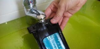 El mejor regalo para este verano: Fundas acuáticas para móviles que cumplan el modelo IP57 para ofrecer seguridad.