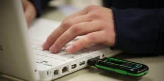 Ancho de banda móvil comparado con el trafico de las conexiones ADSL y de fibra.