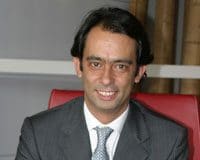 En Movilonia: Carlos vecino director marketing de Vodafone dice que el precio medio por minuto en inferior al de las OMV. ¿En que tiene razón y en qué no? Simyo puede resultar mas economicos segun la duracion de las llamadas.