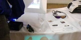 El futuro de los Moviles: ¿Que considero personalmente cada dia mas esencial e importantes criterios para los fabricantes? El primer movil del mundo con Proyecto de hasta 60 pulgadas en la pared o discoteca! Los mejores sitios para comprar proyectores de Casa.