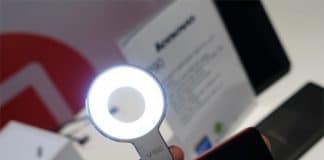 LENOVO lanzará en el 2015 un flash portátil para cualquier Android para hacer selfies de mayor calidad.